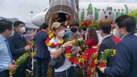 Đoàn du khách quốc tế đầu tiên đến Phú Quốc theo chương trình hộ chiếu vắc xin
