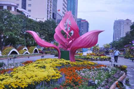 Ngắm đường hoa Tết ở Sài Gòn trước giờ G
