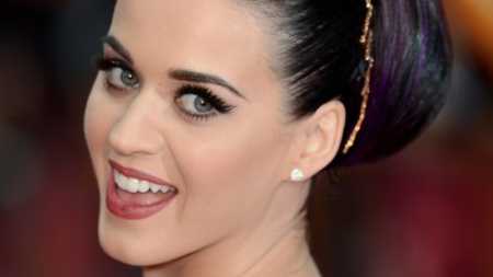 Ca sĩ Katy Perry đang ở Việt Nam làm từ thiện