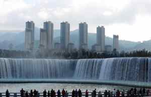 Cận cảnh thác nước nhân tạo "khủng" nhất Trung Quốc