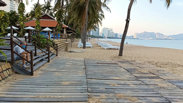 Nha Trang: Resort Ana Mandara đóng cửa, trả bãi biển cho dân