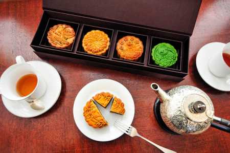 Park Hyatt Saigon offers luxury mooncake collection