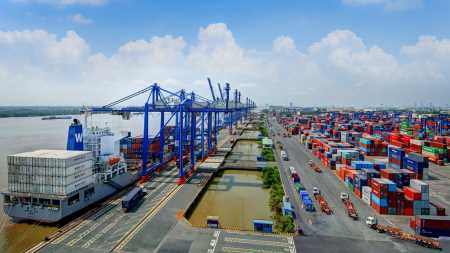 Việt Nam targets $300 billion export value for 2020 after four-year trade surplus record
