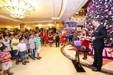 Christmas tree lighting ceremony to kick off festive season at Sheraton Saigon Hotel & Towers December 2, 2016